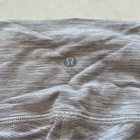 Lululemon Wonder Under Hi-Rise 7/8 Legging 25” in Multi-Grey Size 6 - Picture 8 of 10